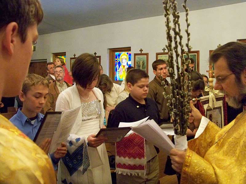Blessing of students of Religion School at Ukrainian Greek-Catholic Church in Palatine