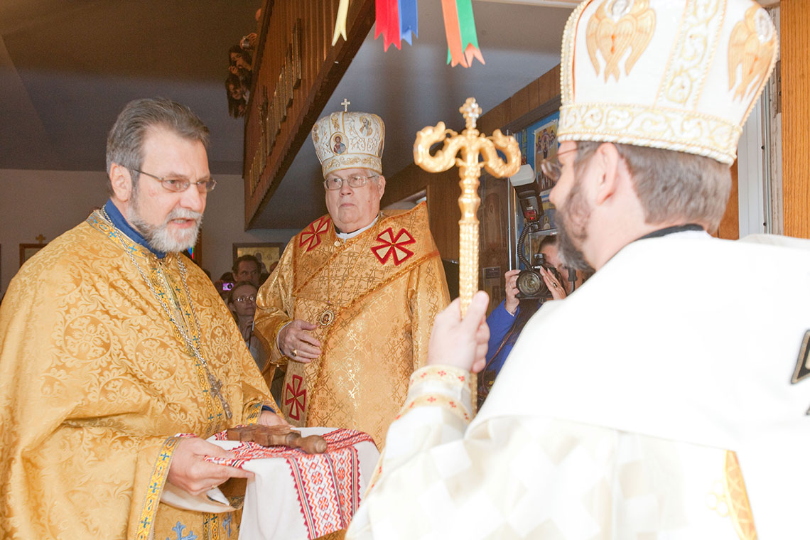Gift to Patriarch Sviatoslav Shevchuk from Father Mykhailo Kuzma at Immaculate Conception Catholic Ukrainian Church